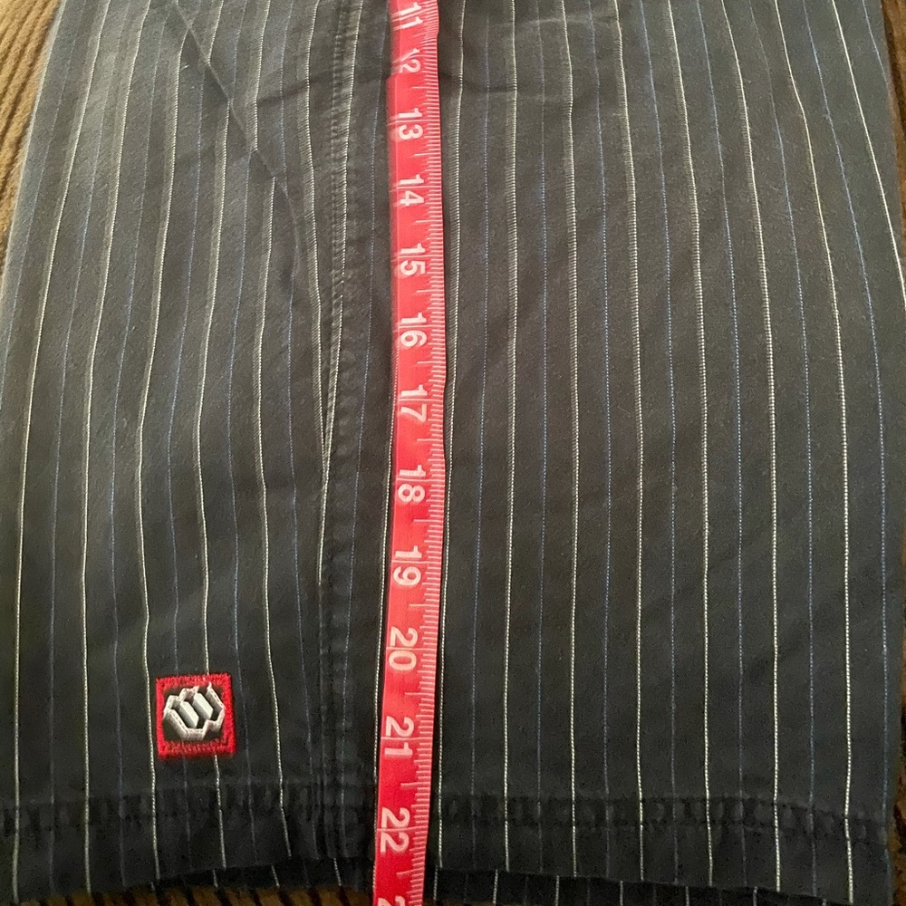 Shorts - Picture 4 of 4